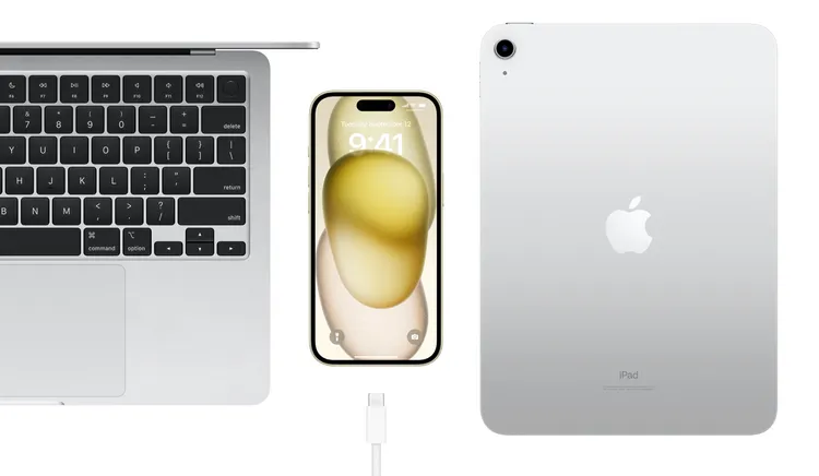 Carga del iPhone 15 a través de USB-C apple